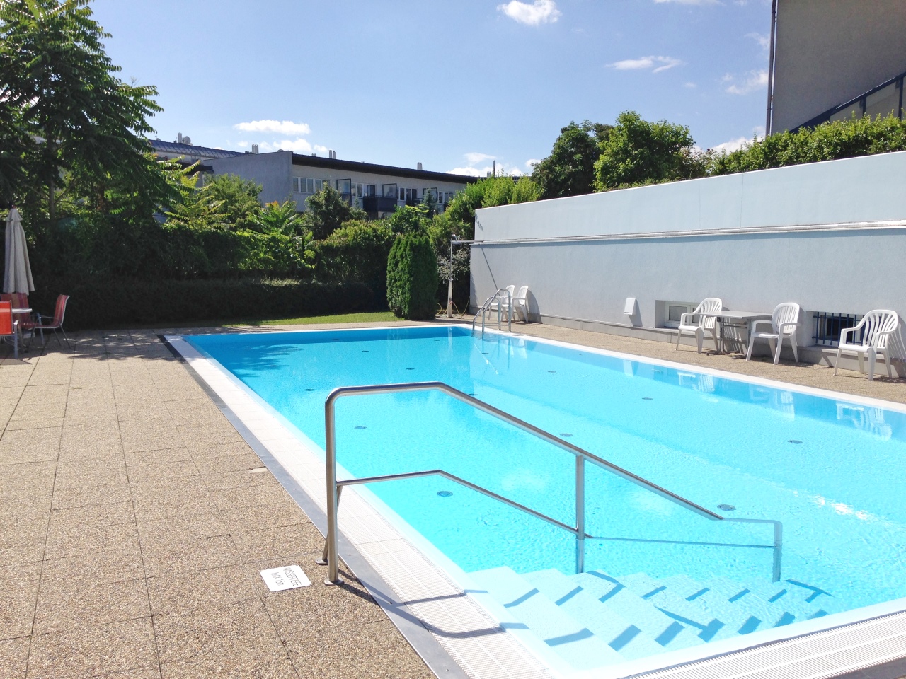 Wohnung mit Pool in 1210 Wien Outdoor Pool Privates Pool des Hauses vom Bauträger nahe VETmed Veterinärmedizinische Uni